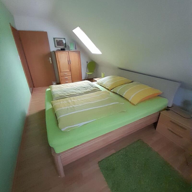 Ferienwohnung - Schlafzimmer - Ellenz-Poltersdorf / Mosel